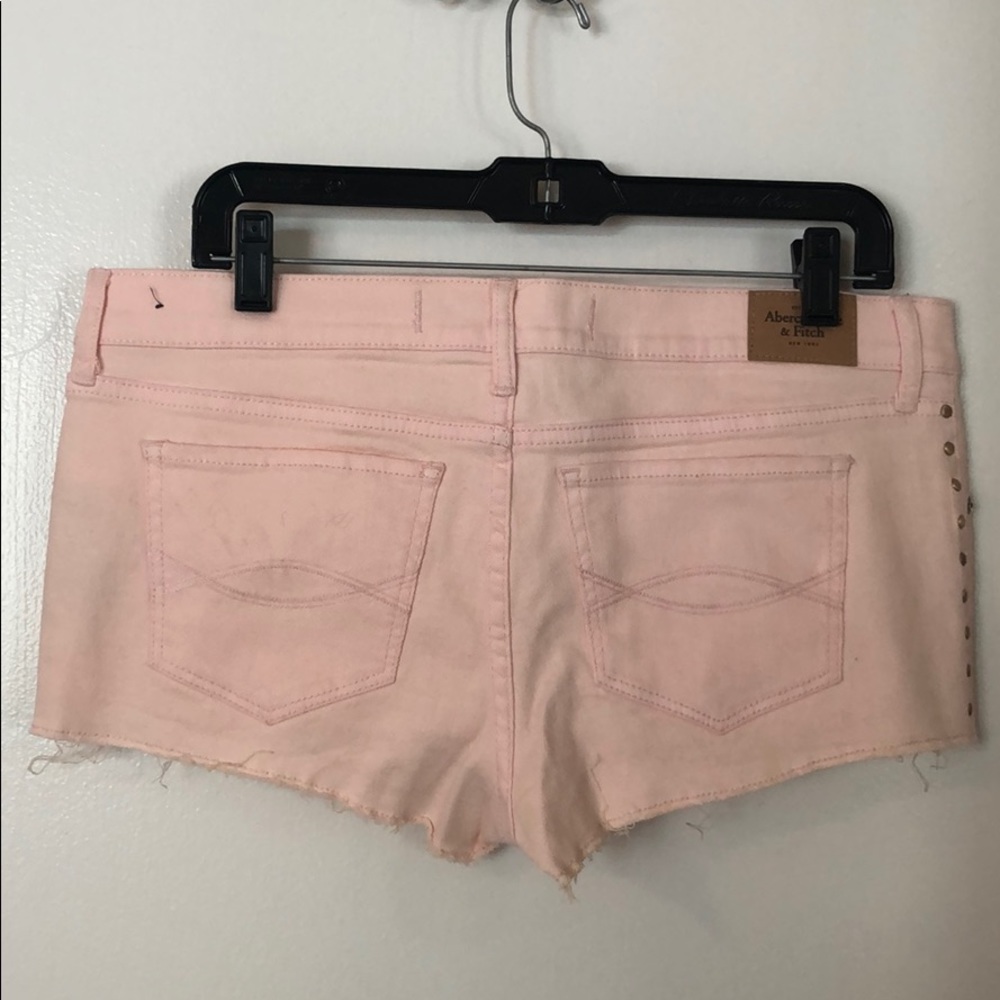 Abercrombie & Fitch Shorts - Peach color size 10